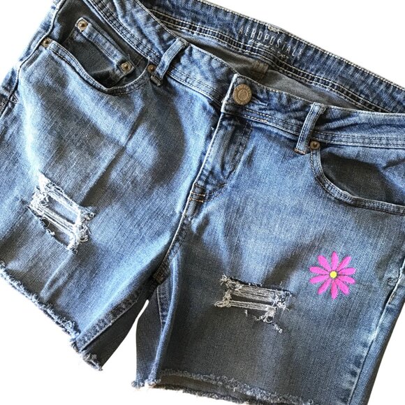 Ripped Jean Cutoffs, Size 10 (Junior): Upcycled Painted Grunge Cut-Off Shorts - Picture 1 of 12